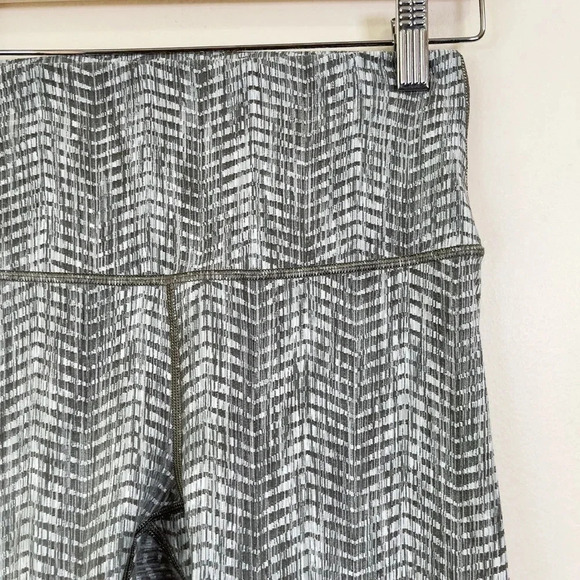 Lululemon Wunder Under Crop Full On Luon 21" High Rise Arrow Jacquard Dark Olive - Picture 8 of 13